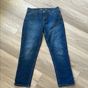 NWOT Old Navy Mid-rise WOW boyfriend Jeans. Size 6 short